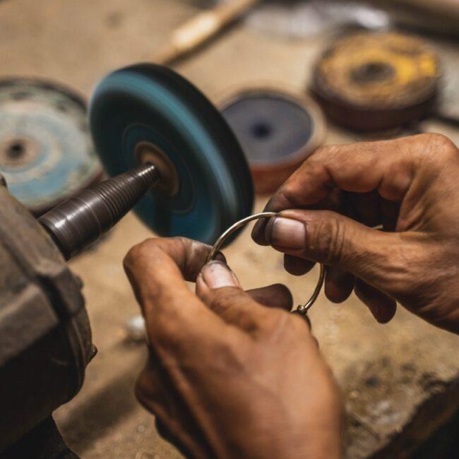 Craftsman story Mr.Wayan, trust each other to keep creating.