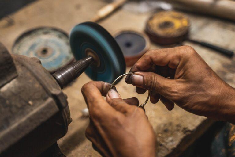 Craftsman story Mr.Wayan, trust each other to keep creating.